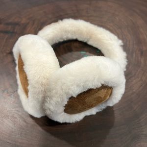 Overland Australian sheepskin ear muffs-never worn